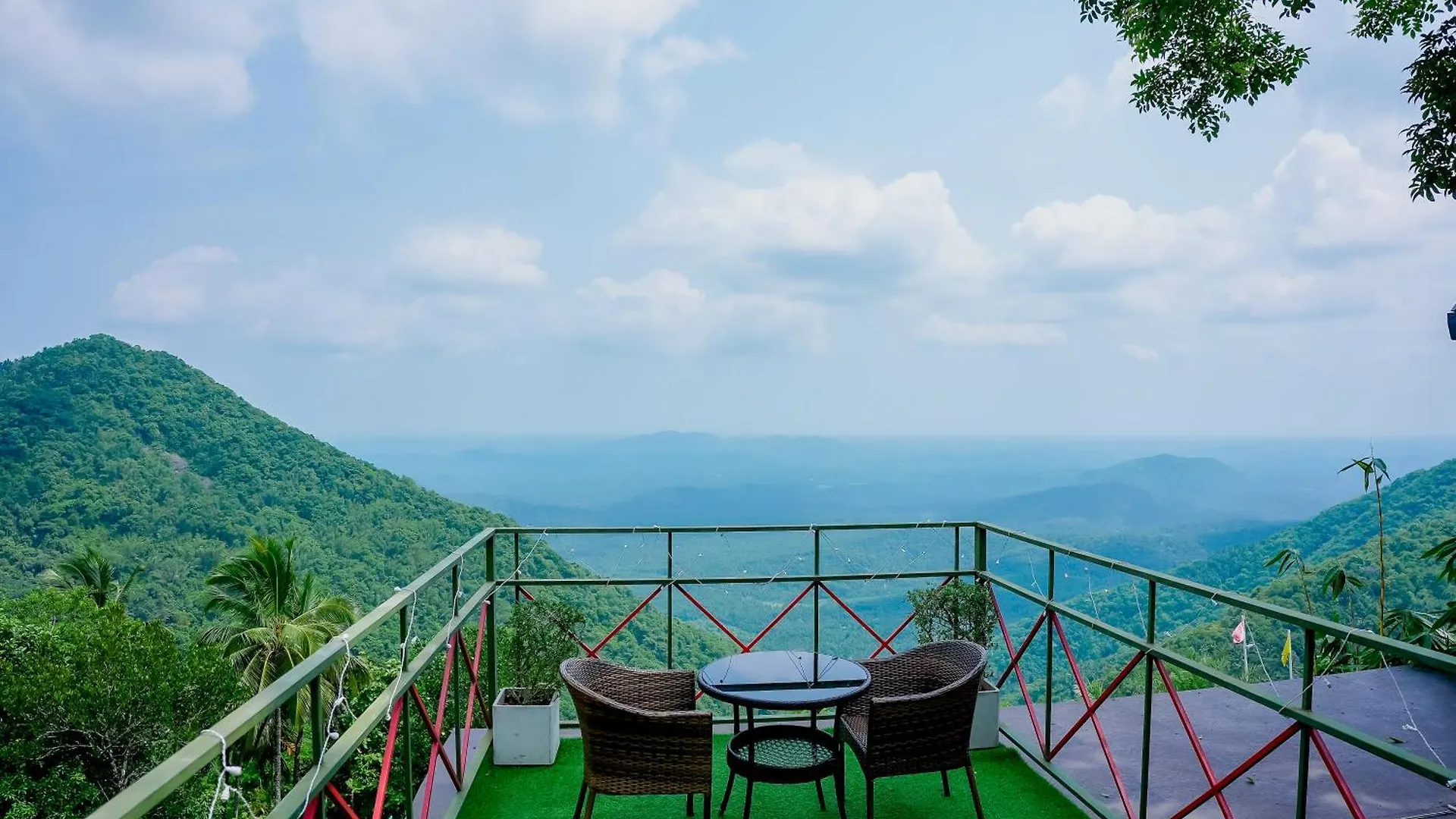 Mount Stratus Resort Vayalada location