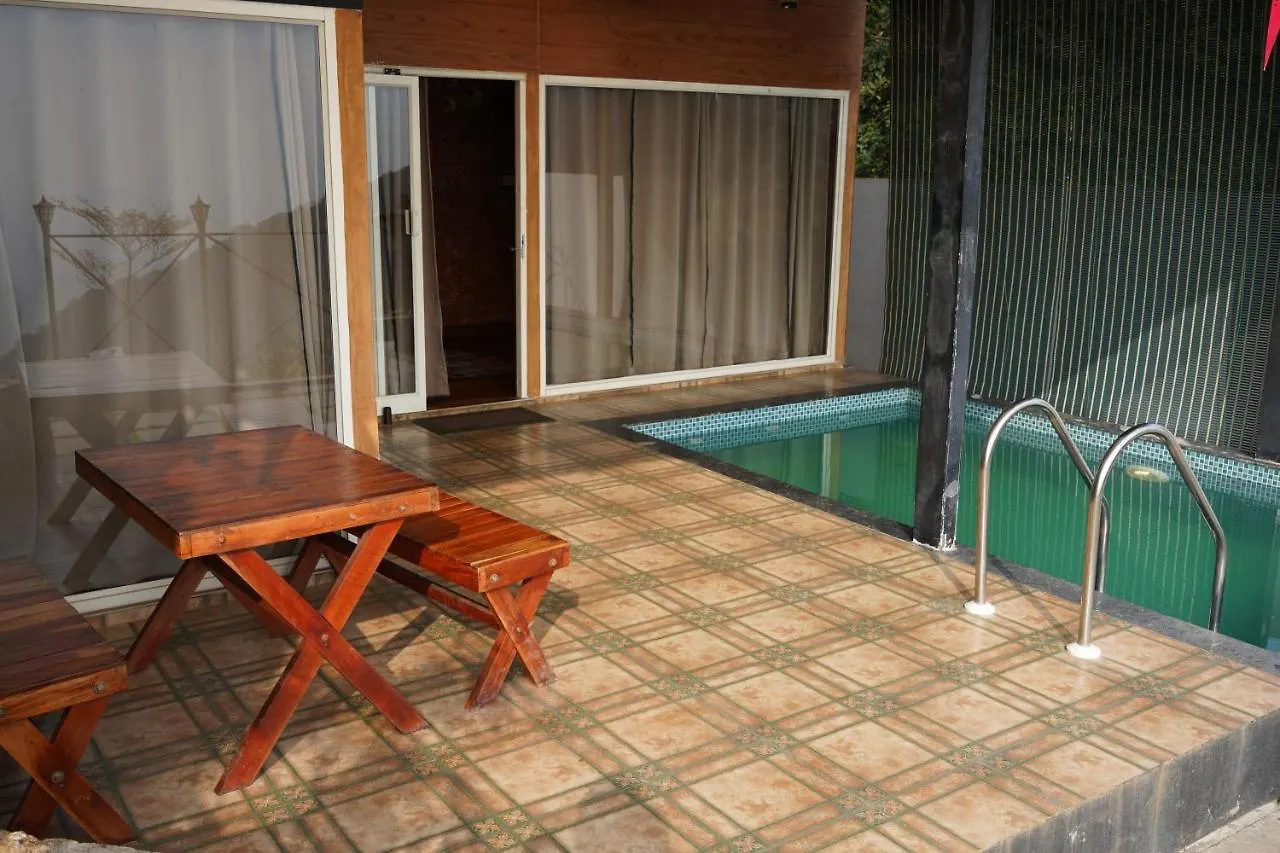 Mount Stratus Resort Vayalada Balussery 0*,