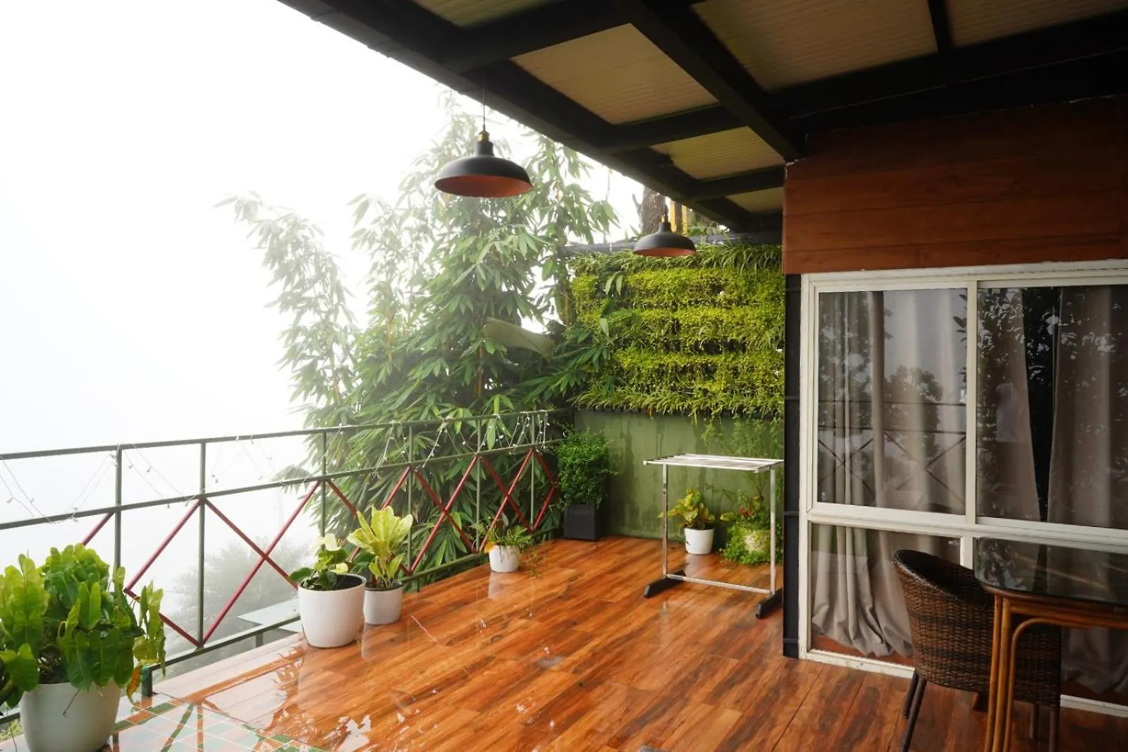 Mount Stratus Resort Vayalada Balussery